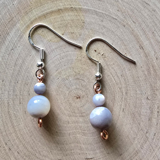 Mother of pearl graduated dangle earrings